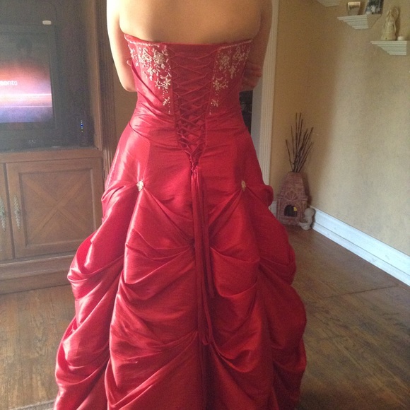 Prom/Qinceñera / Red beautiful dress with pockets - Picture 3 of 8